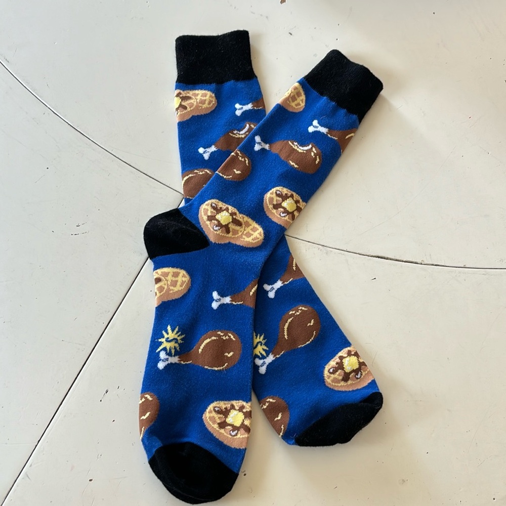 🌺Blue and Black Casual Socks with Fun Print